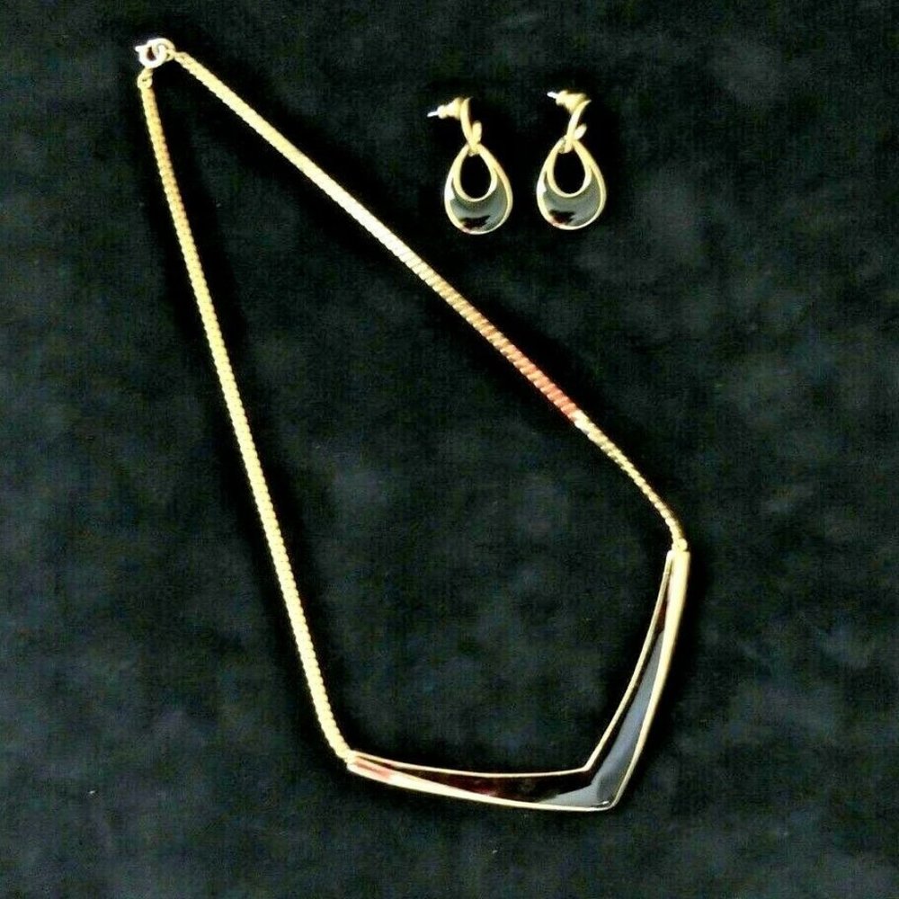 Vintage Trifari Necklace Earrings Fashion Jewelry